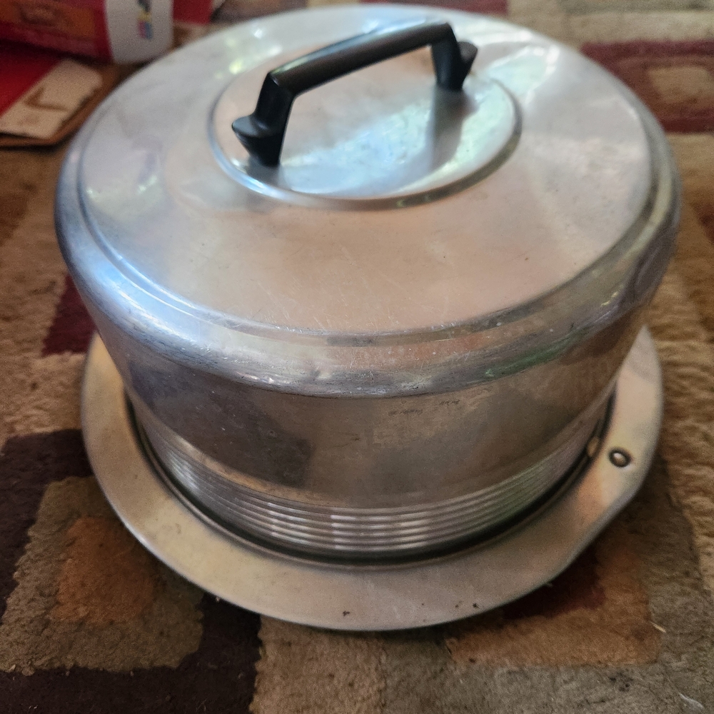 Vinrage Cake Carrier